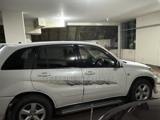Toyota RAV4 1.8 2005 Pearl