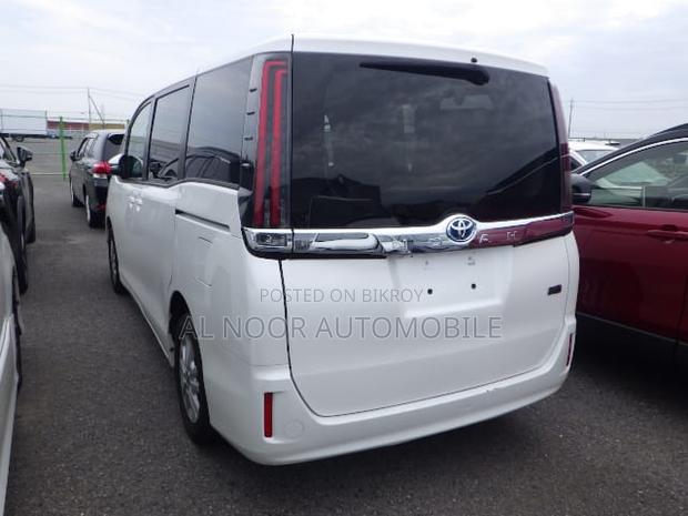 Toyota Noah 2021 Pearl