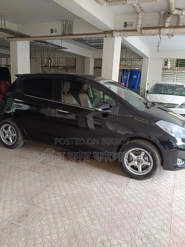 Toyota Vitz 2012 Black