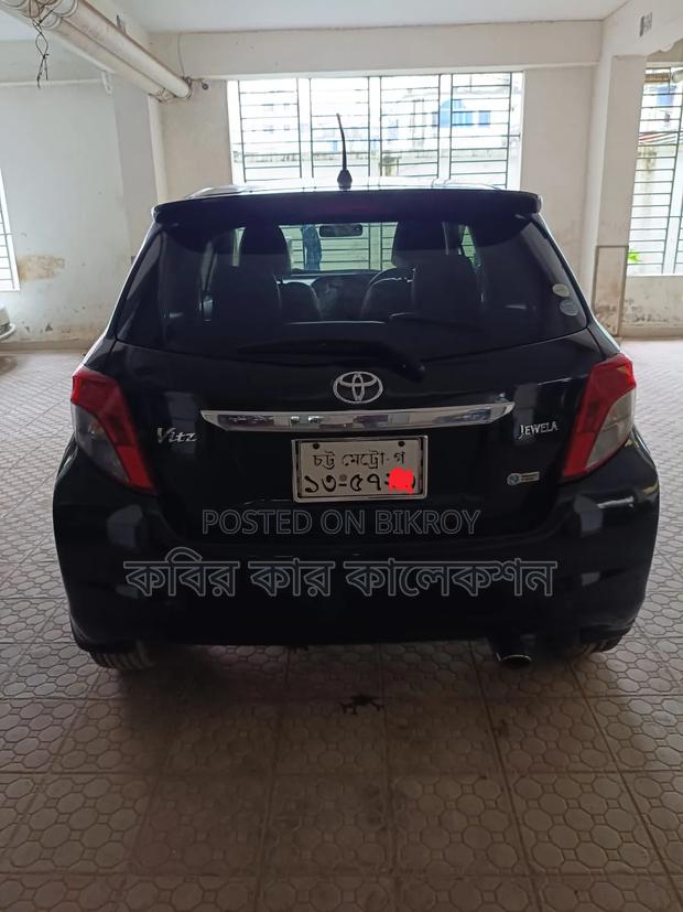 Toyota Vitz 2012 Black