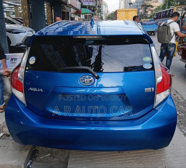 Toyota Aqua 2016 Blue