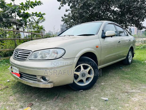 Nissan Sunny B15 Sedan 1.5 2004 Gold