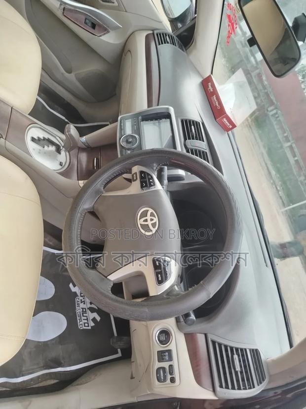 Toyota Premio 2012 Maroon