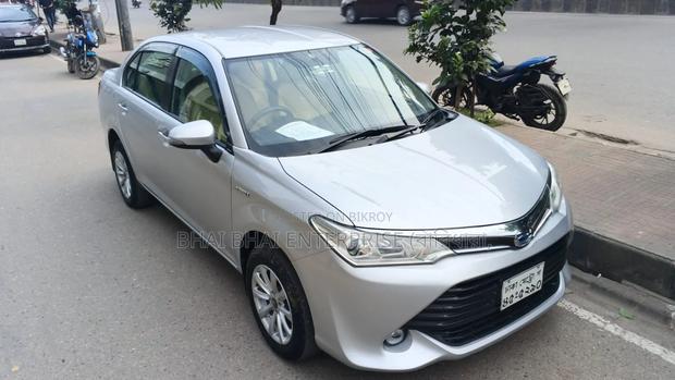 Toyota Axio 1.5 Hybrid 2WD 2015 Silver