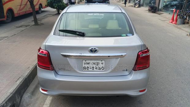 Toyota Axio 1.5 Hybrid 2WD 2015 Silver