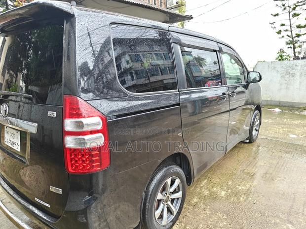 Toyota Noah 2011 Black
