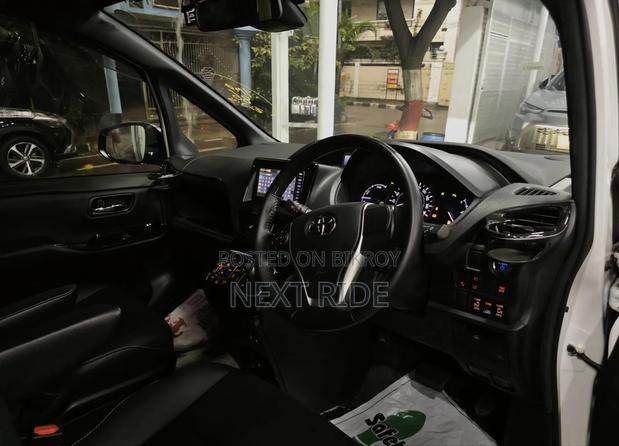 Toyota Noah 1.8 FWD Hybrid (7 Seater) 2021 Pearl