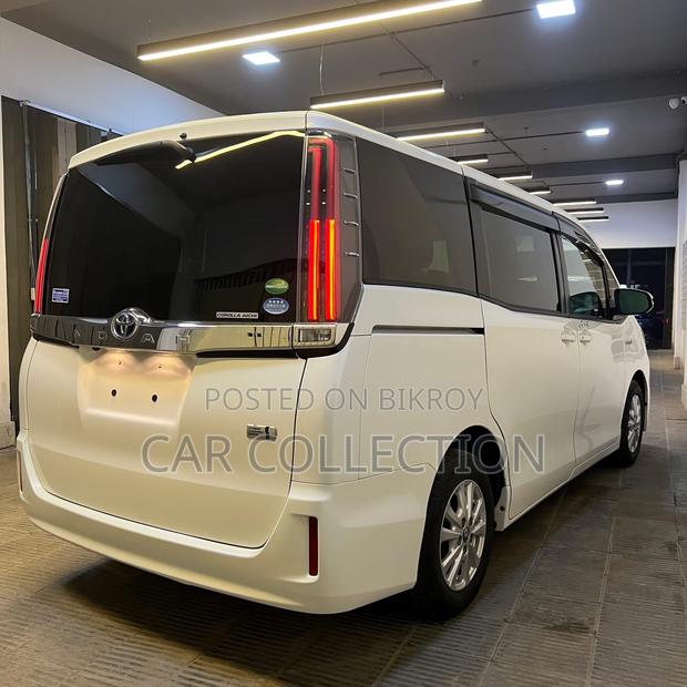 Toyota Noah 2021 Pearl