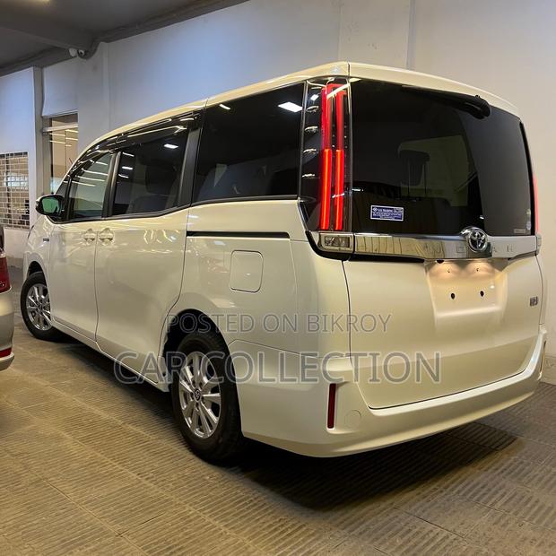 Toyota Noah 2021 Pearl
