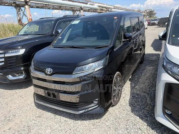Toyota Noah 2022 Black