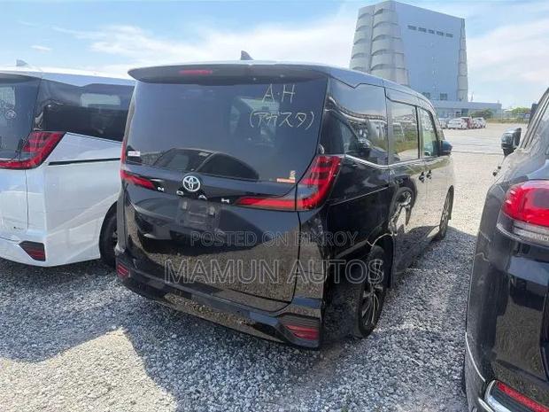 Toyota Noah 2022 Black