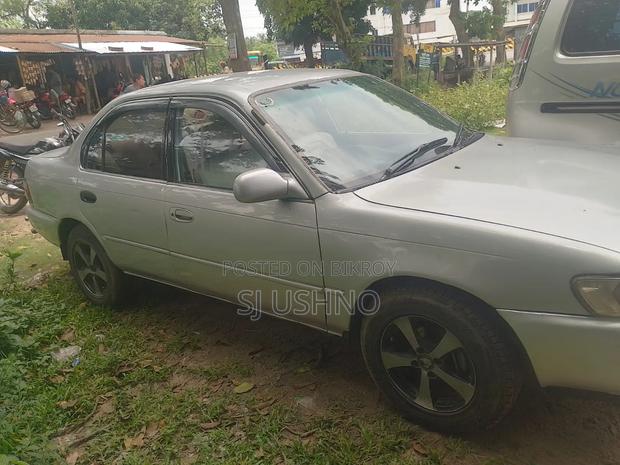Toyota Corolla 1997 Silver
