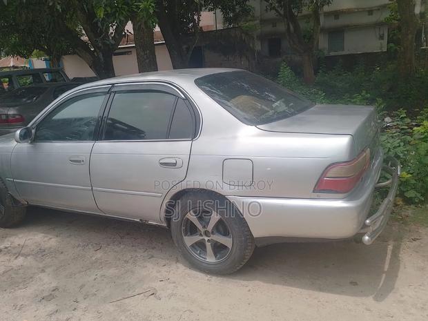 Toyota Corolla 1997 Silver