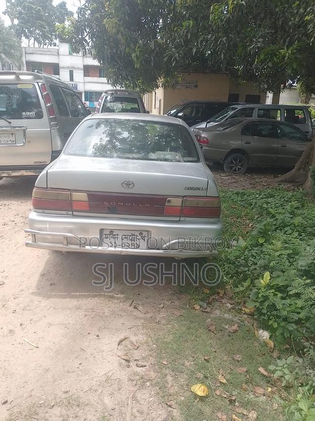 Toyota Corolla 1997 Silver