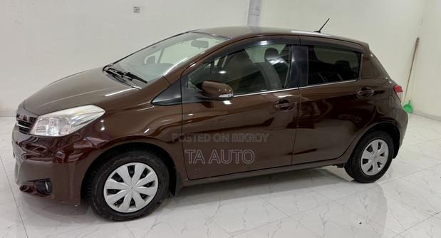 Toyota Vitz 1.0 FWD 5dr 2012 Brown