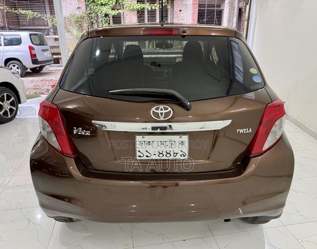 Toyota Vitz 1.0 FWD 5dr 2012 Brown