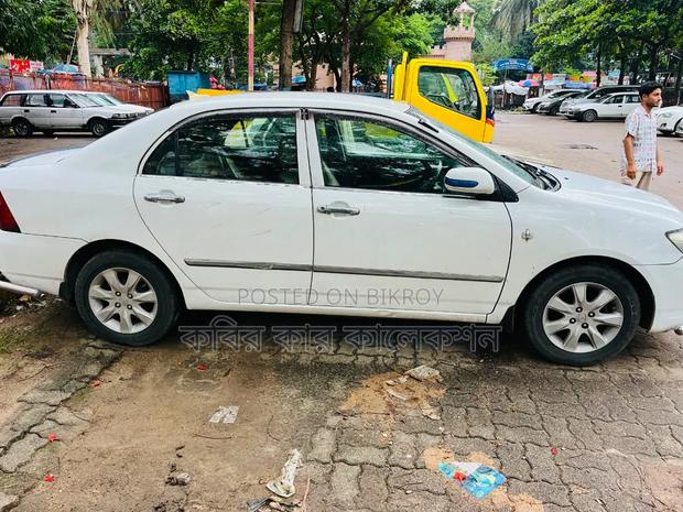 Toyota Corolla 2004 White