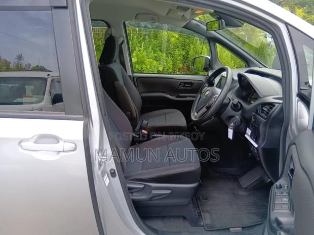 Toyota Noah 2021 Silver