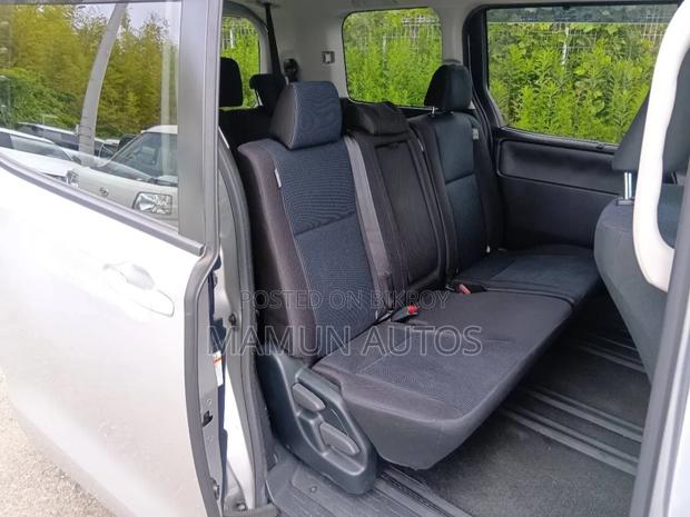 Toyota Noah 2021 Silver