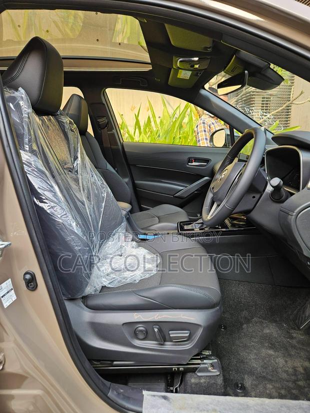 New Toyota Corolla Cross 2025 Brown