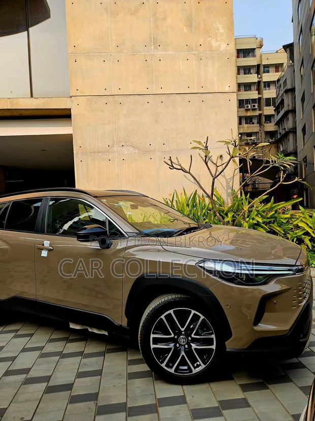 New Toyota Corolla Cross 2025 Brown