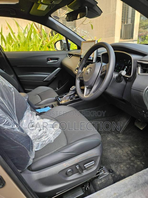 New Toyota Corolla Cross 2025 Brown