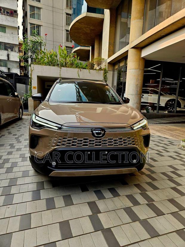 New Toyota Corolla Cross 2025 Brown
