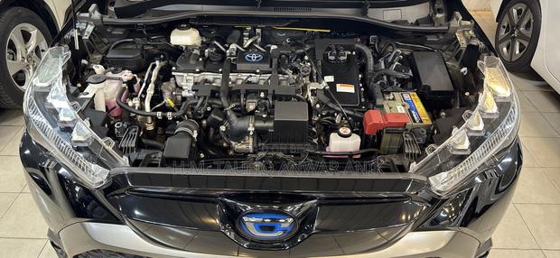 Toyota Corolla Cross 1.8 Hybrid AWD 2022 Black