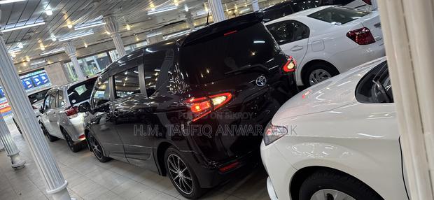 Toyota Sienta 1.5 AWD (6-Seater) 2018 Purple