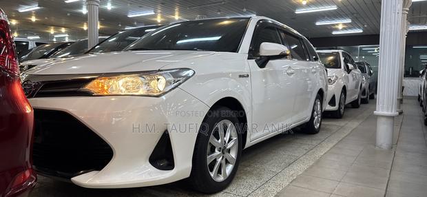 Toyota Corolla Fielder 1.5 Hybrid FWD 2018 White