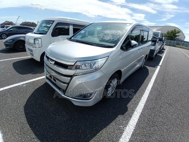Toyota Noah 1.8 FWD Hybrid (7 Seater) 2021 Silver