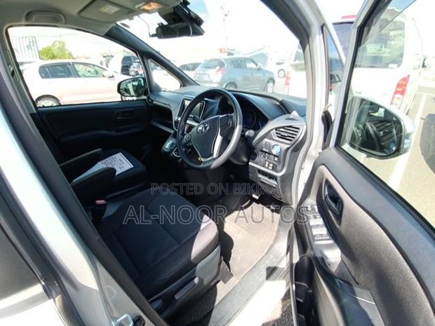 Toyota Noah 1.8 FWD Hybrid (7 Seater) 2021 Silver