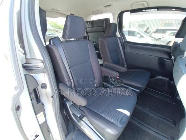 Toyota Noah 1.8 FWD Hybrid (7 Seater) 2021 Silver