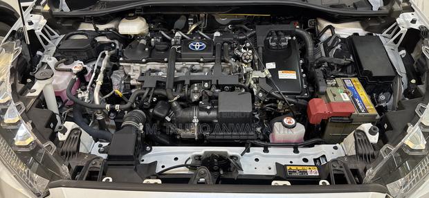 Toyota Corolla Cross 1.8 Hybrid AWD 2022 Pearl