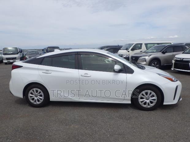Toyota Prius 2021 Pearl
