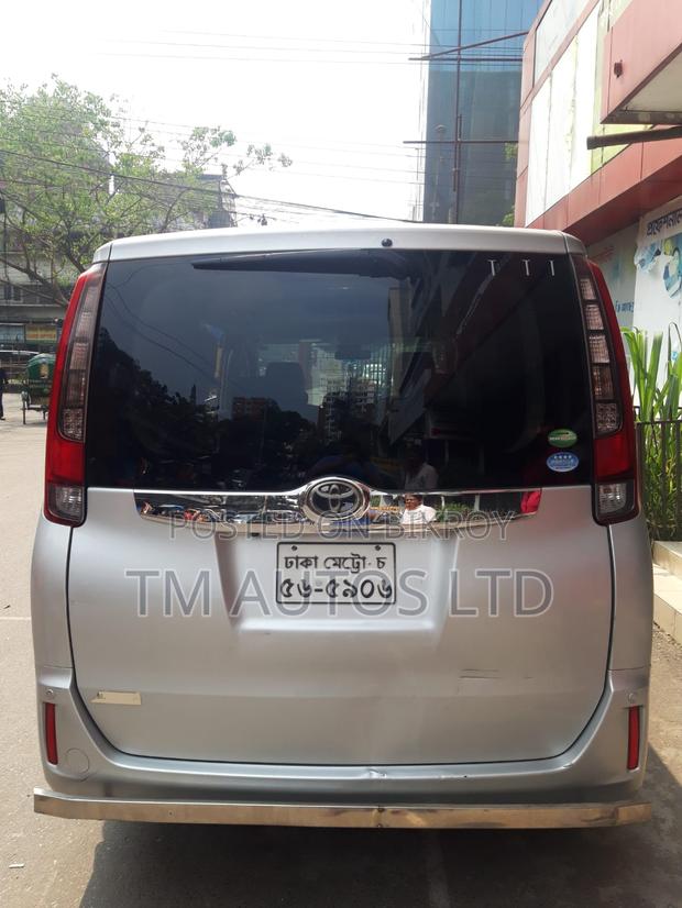 Toyota Noah 2.0 FWD (8 Seater) 2016 Silver