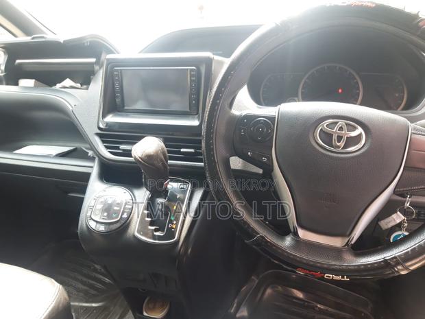 Toyota Noah 2.0 FWD (8 Seater) 2016 Silver