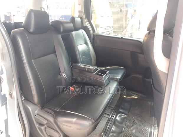 Toyota Noah 2.0 FWD (8 Seater) 2016 Silver