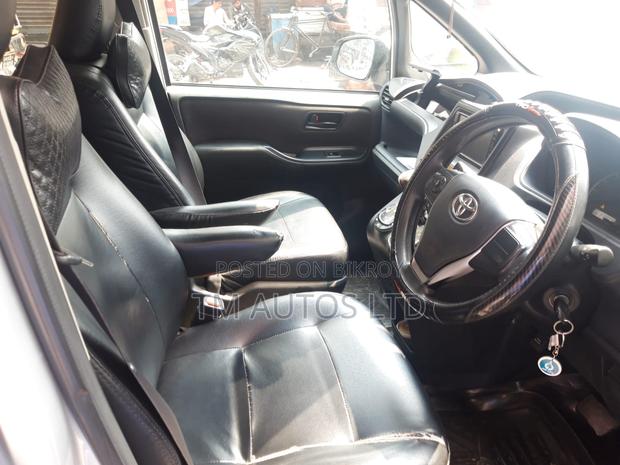 Toyota Noah 2.0 FWD (8 Seater) 2016 Silver