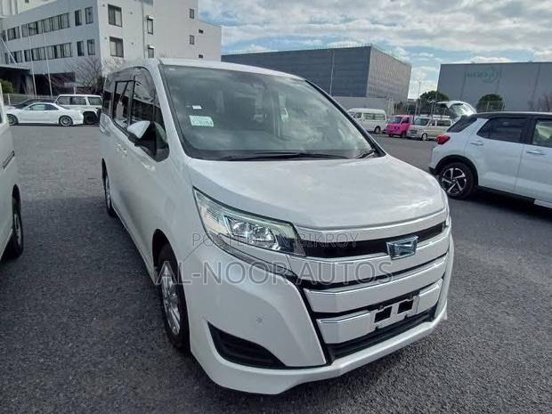 Toyota Noah 2021 Pearl