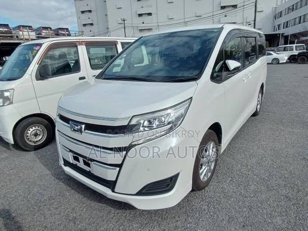Toyota Noah 2021 Pearl