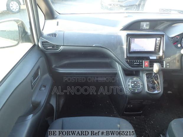 Toyota Noah 2.0 FWD (8 Seater) 2021 Silver
