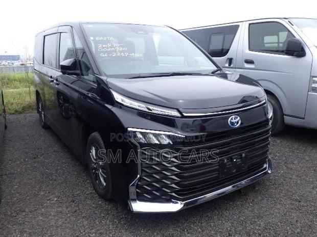 Toyota Voxy 2022 Black