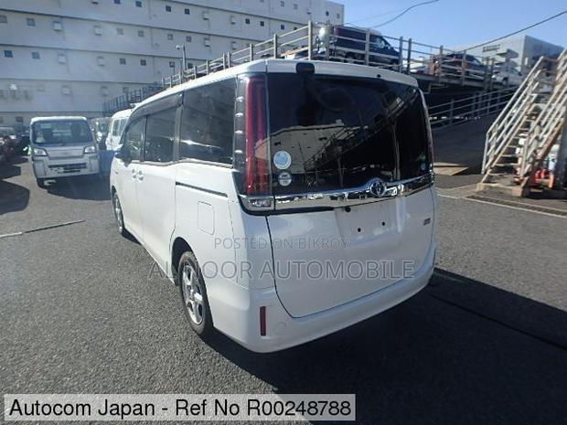 Toyota Noah 2021 Pearl