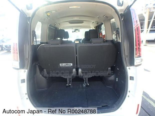 Toyota Noah 2021 Pearl