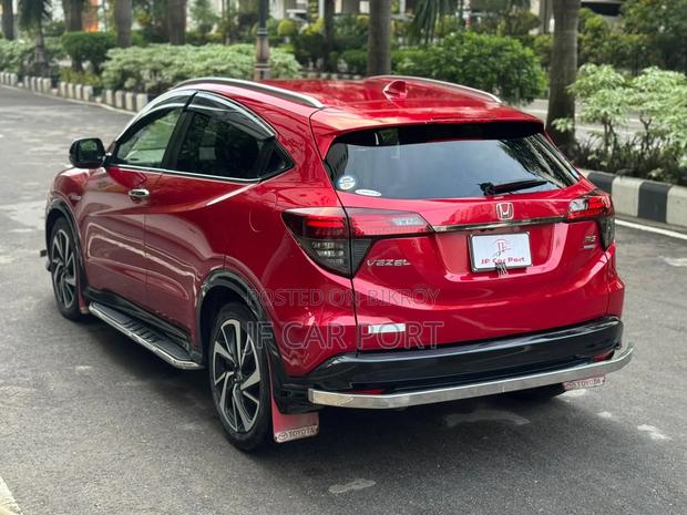 Honda Vezel 2018 Red