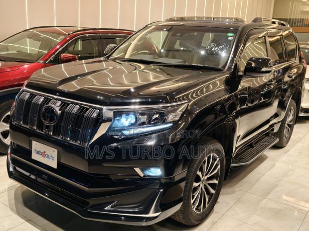 Toyota Land Cruiser Prado 2022 Black