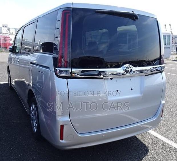 Toyota Noah 2021 Silver