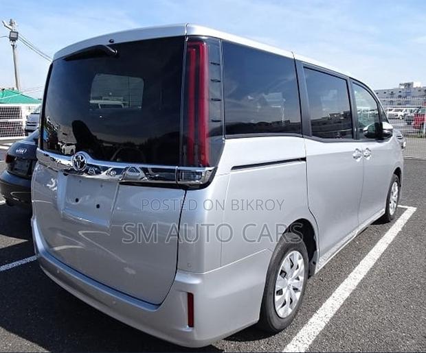 Toyota Noah 2021 Silver