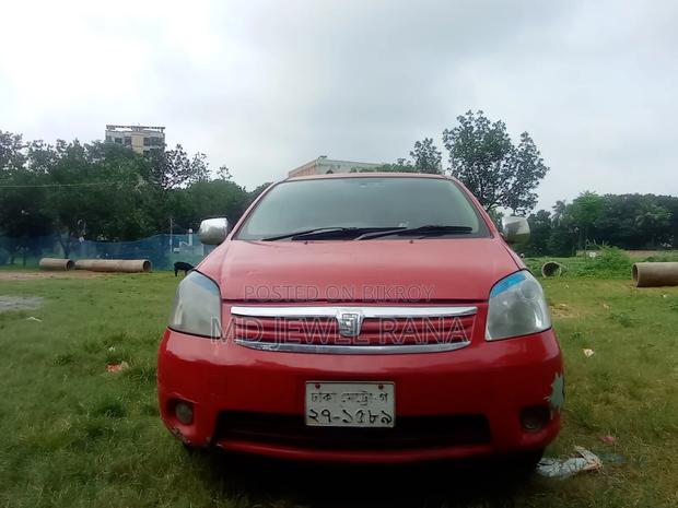 Toyota Raum 2006 Red